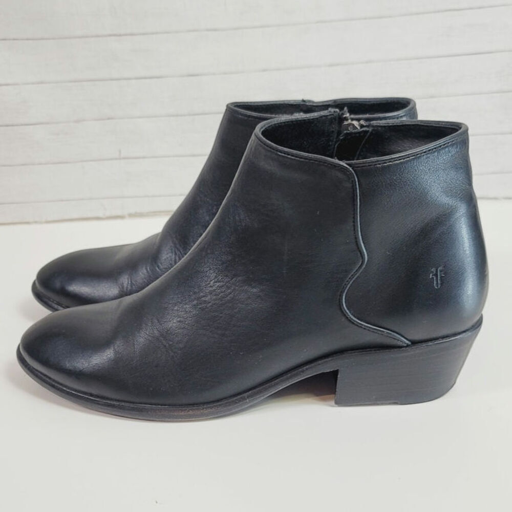 Frye Carson Leather Piping Ankle Booties in Black, sz 10
